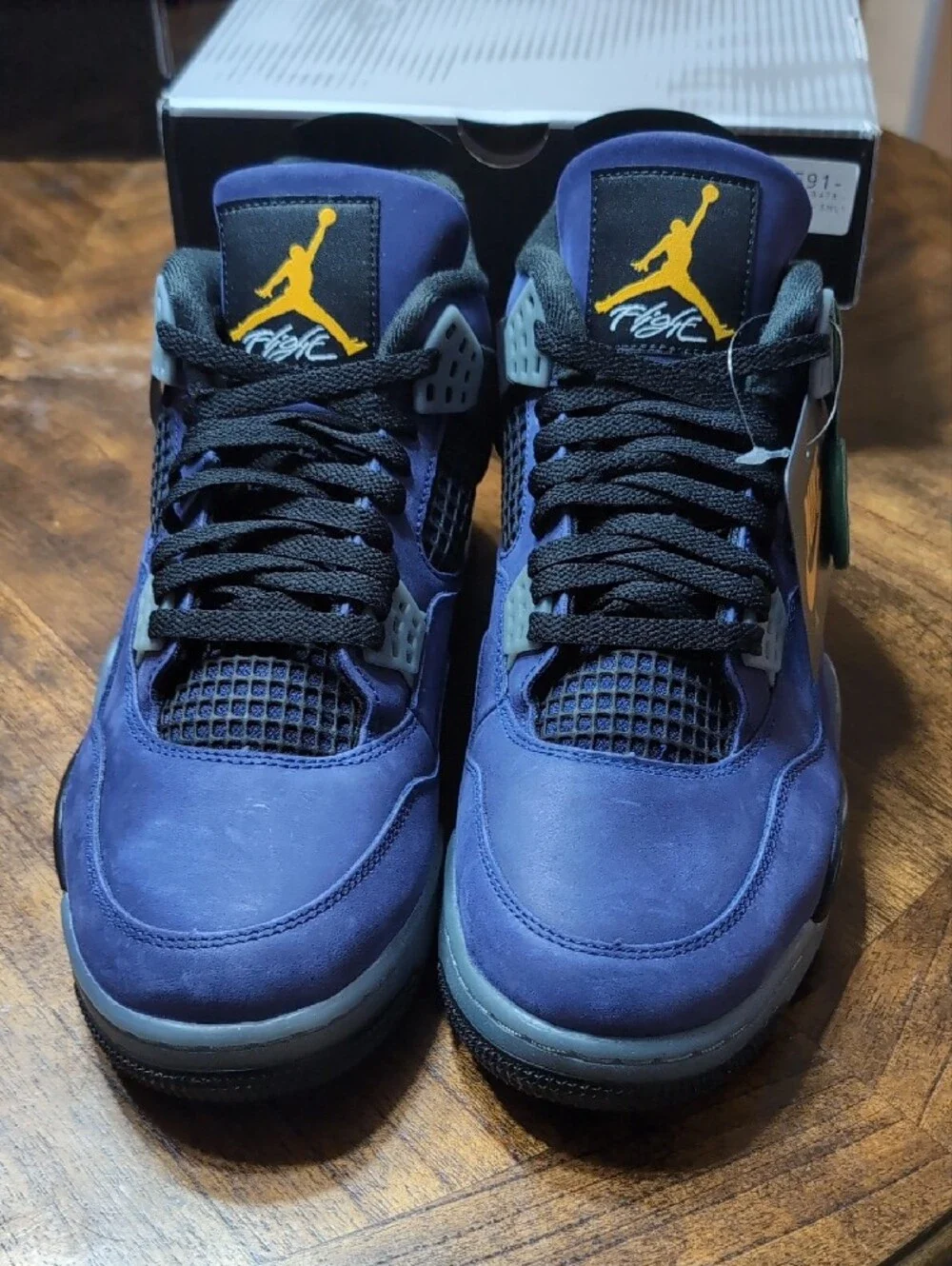 Nike Air Jordan 4 Retro "Lakers" - Picture 2 of 6